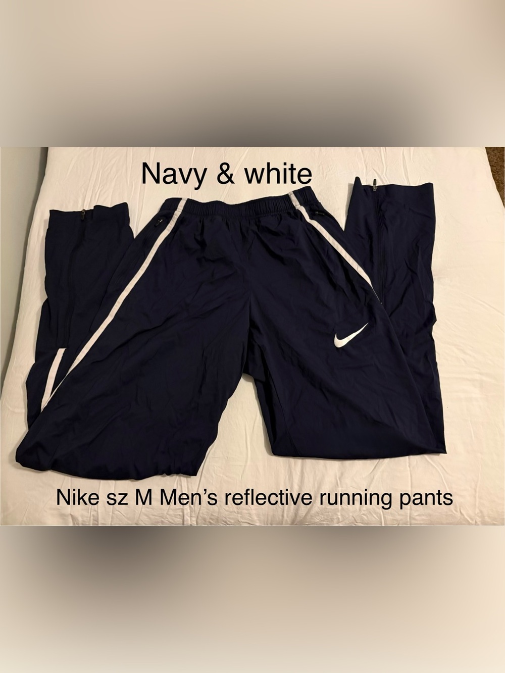 Nike Navy & White Men’s Athletic Running Pants w reflective stripes, size Medium